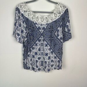 New York & Company Blue and White Blouse Women’s Large